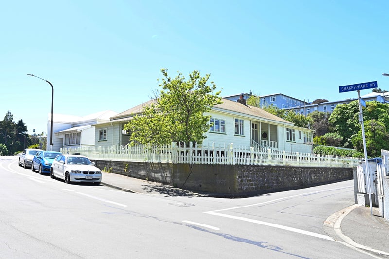 61 Shakespeare Road, Bluff Hill, Napier - Carousel 1