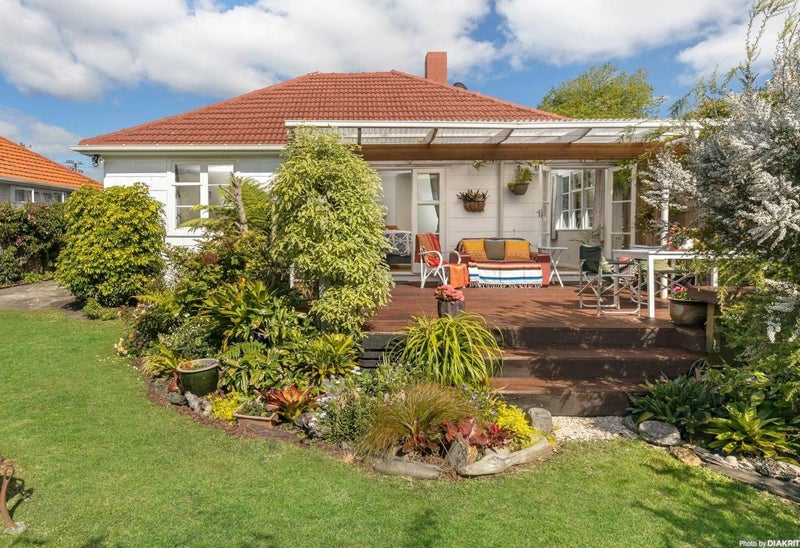 10 Benghazi Road, Panmure, Auckland - Carousel 1