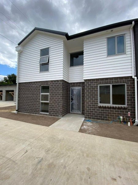 25B Whitley Crescent, Otara, Auckland - Carousel 1