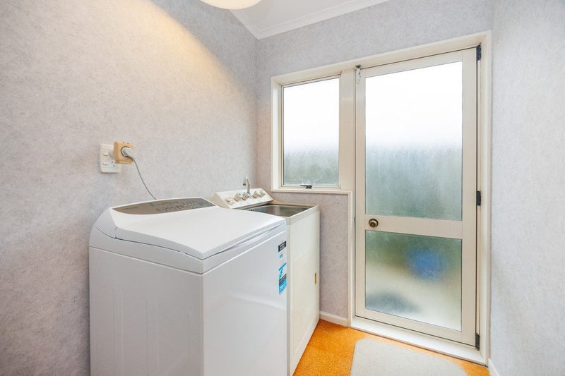 175A Ferguson Street, West End, Palmerston North - Carousel 24