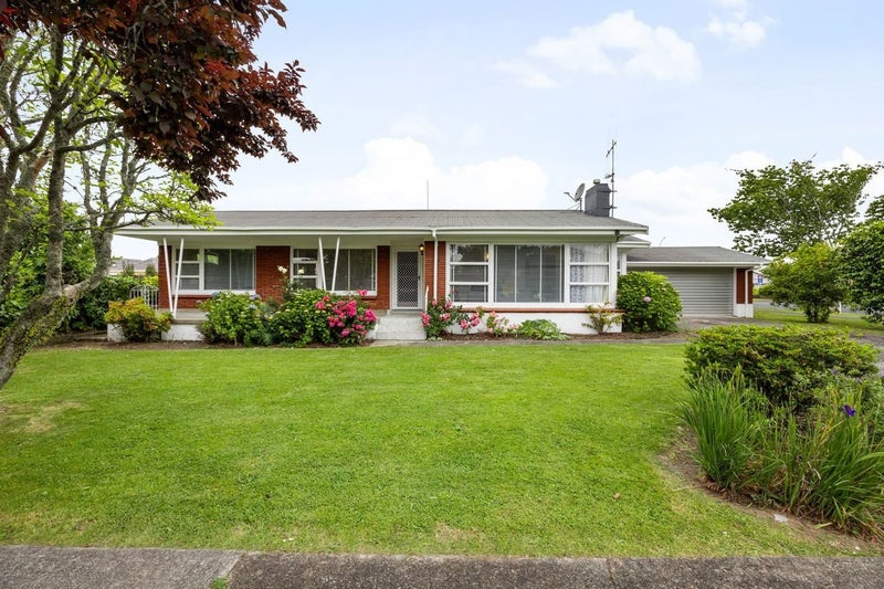 2 Golden Place, Fairfield, Hamilton - Carousel 1