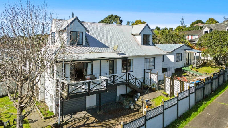 61 Hale Crescent, Bayview, Auckland - Carousel 1