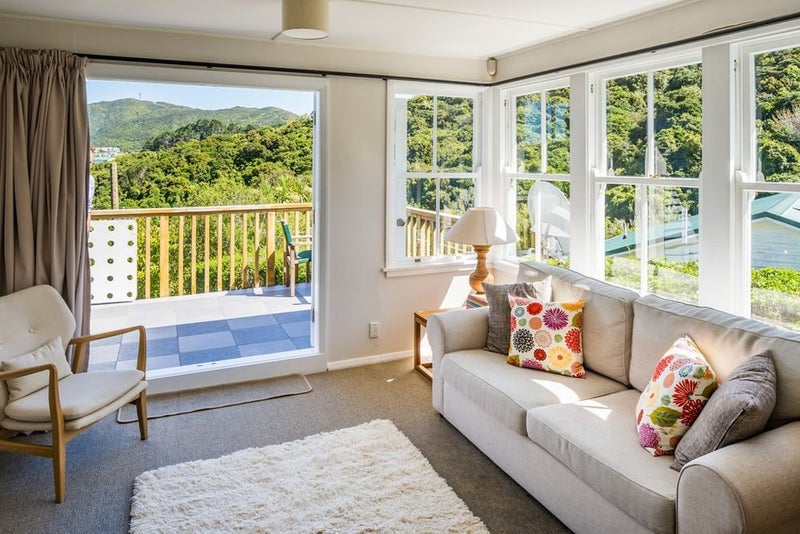 7 Victory Avenue, Karori, Wellington - Carousel 2