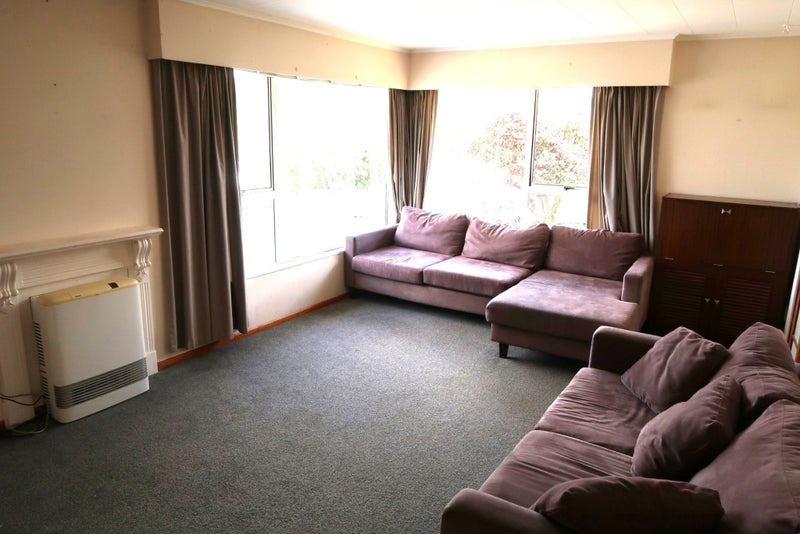 16 Waipounamu Drive, Kelson, Lower Hutt - Carousel 2