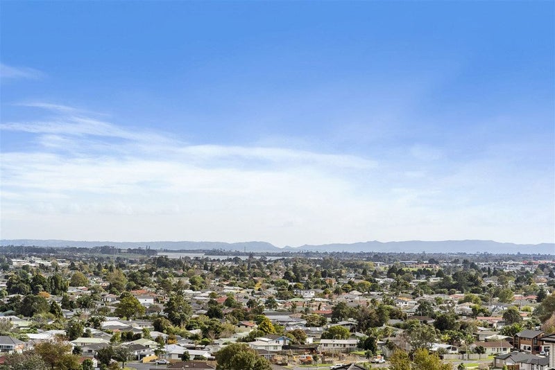 11A Kirikiri Drive, Papakura, Papakura - Carousel 17