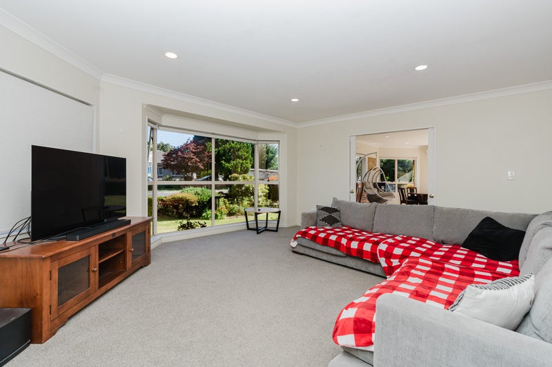 41 Dalgliesh Avenue, Forest Lake, Hamilton - Carousel 2