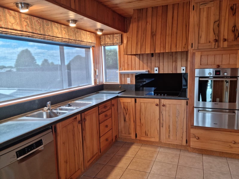 26B Grey Street, Glenholme, Rotorua - Carousel 2