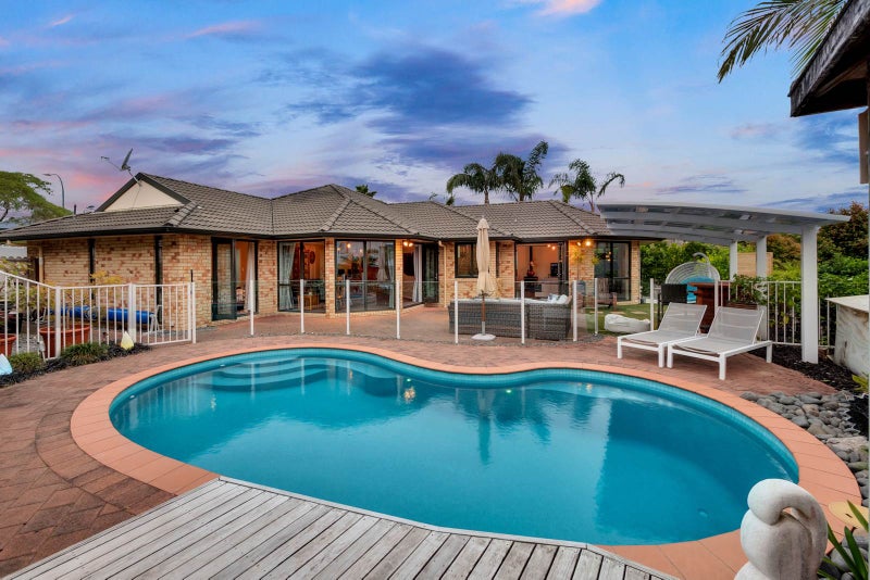 25 Hugh Green Drive, Pinehill, Auckland - Carousel 1