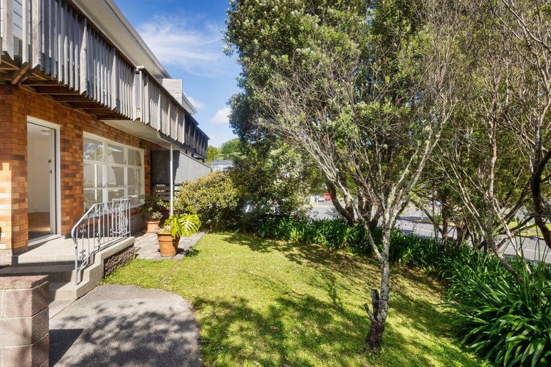 3/1 Cruickshank Crescent, Meadowbank, Auckland - Carousel 13