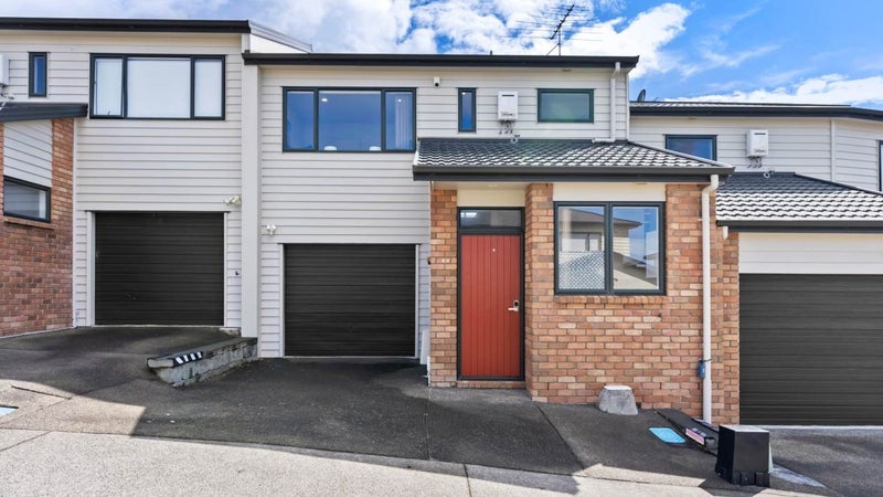 48/22 Northcross Drive, Oteha, Auckland - Carousel 1