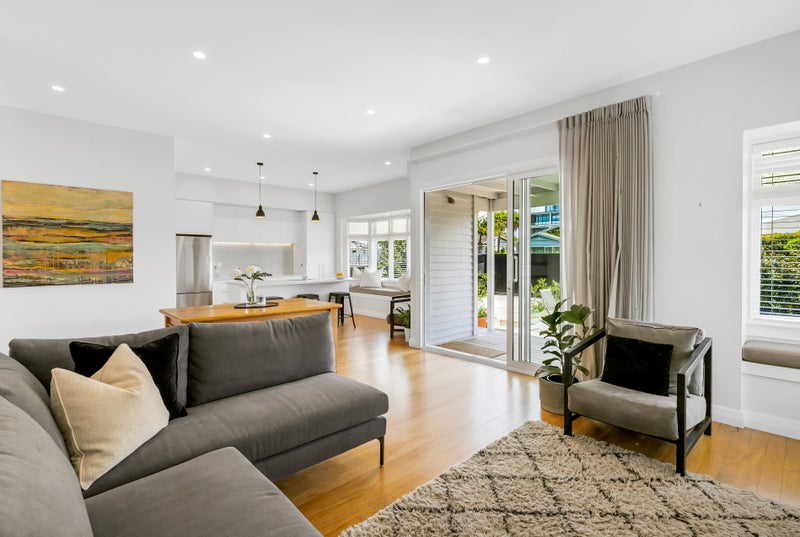 21 Moa Road, Point Chevalier, Auckland - Carousel 2