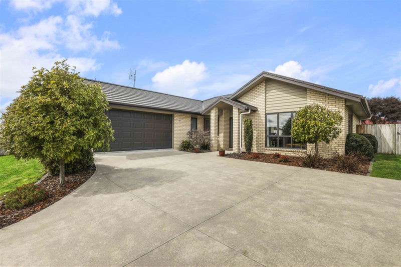 41 Cumberland Drive, Flagstaff, Hamilton - Carousel 1