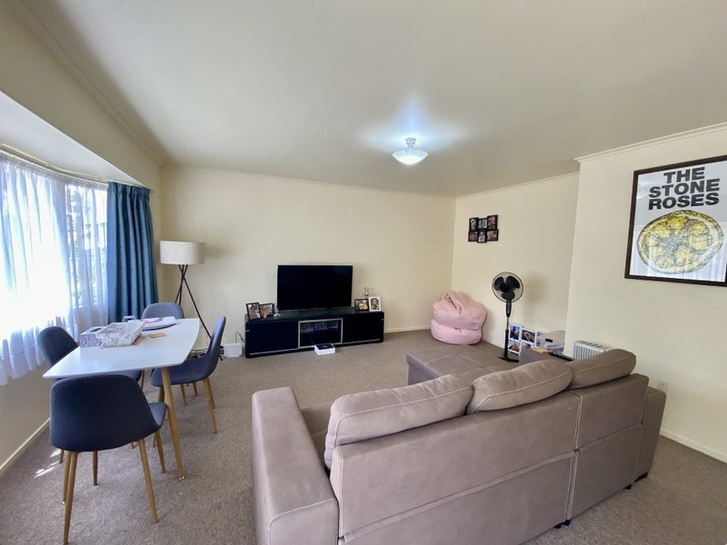 1/1 Abraham Place, St Johns, Auckland - Carousel 1