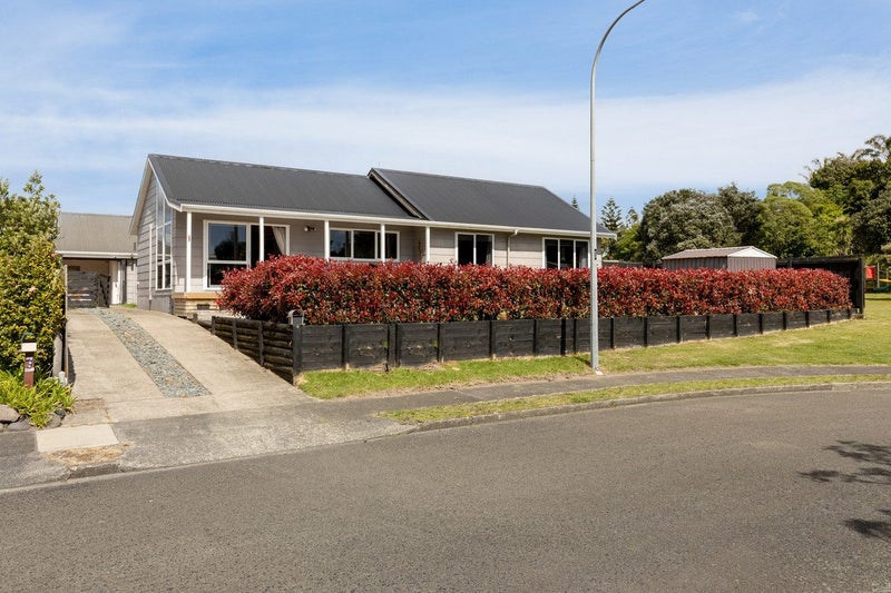 9 Alpha Avenue, Coastlands, Whakatane - Carousel 2