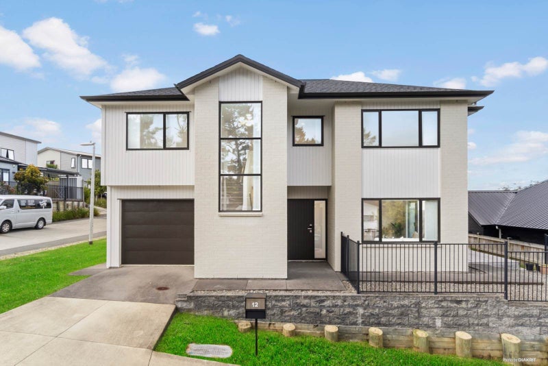 12 Kaimai Avenue, Massey, Auckland - Carousel 1