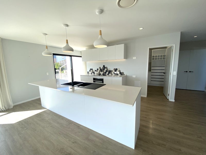 17 Parkridge Place, Mount Pleasant, Christchurch - Carousel 2