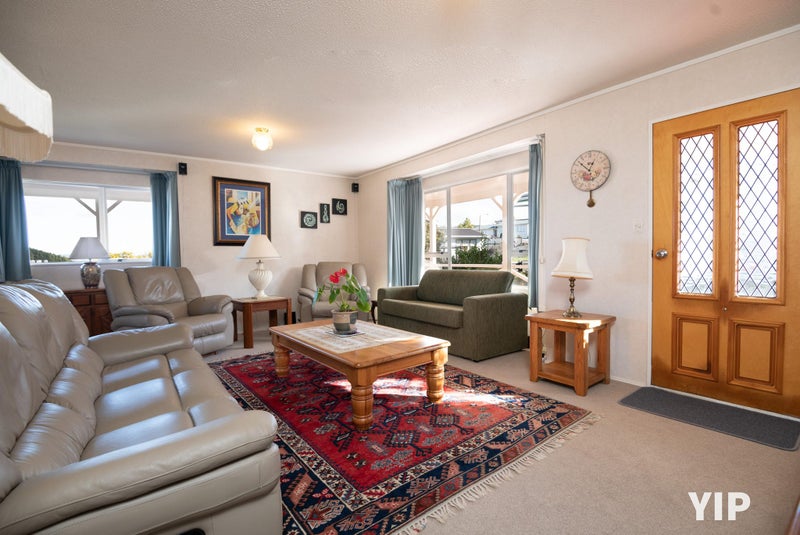 7 Cheltenham Terrace, Newlands, Wellington - Carousel 2