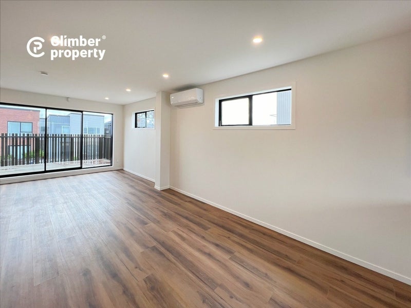 6 Carder Holland Way, Hobsonville, Auckland - Carousel 1