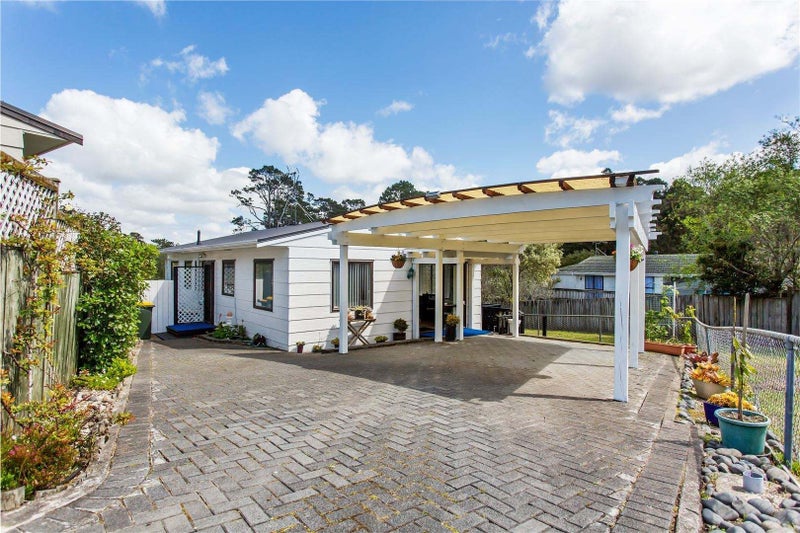 2/134 Spinella Drive, Bayview, Auckland - Carousel 1