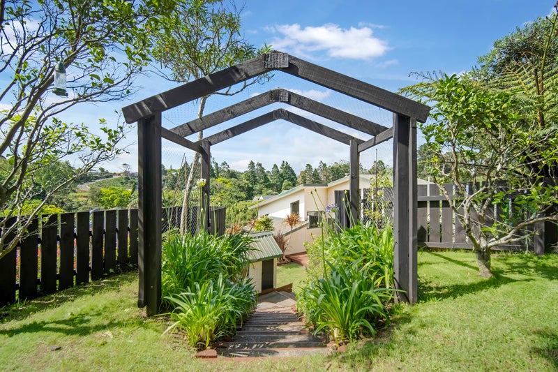 66 Arundel Crescent, Westown, New Plymouth - Carousel 2