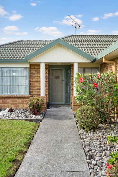 9 Sheldon Place, Burswood, Auckland - Carousel 1