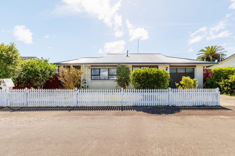 11B Stewart Crescent, Hokowhitu, Palmerston North - Carousel 21