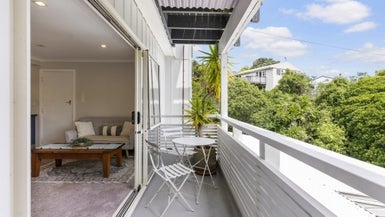 16B Worcester Street, Wilton, Wellington - Carousel 1