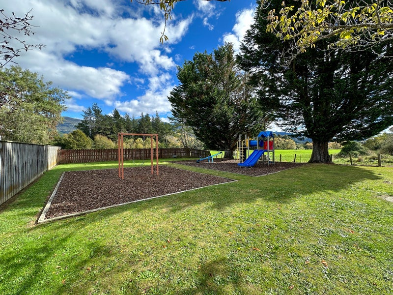 6 Harwood Place, Upper Takaka - Carousel 17