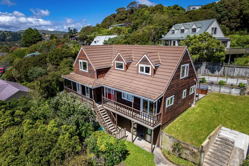 77 Ayton Drive, Whitby, Porirua - Carousel 1