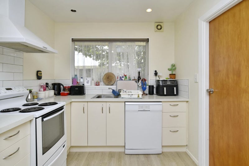 2/122A Hay Street, Bromley, Christchurch - Carousel 2