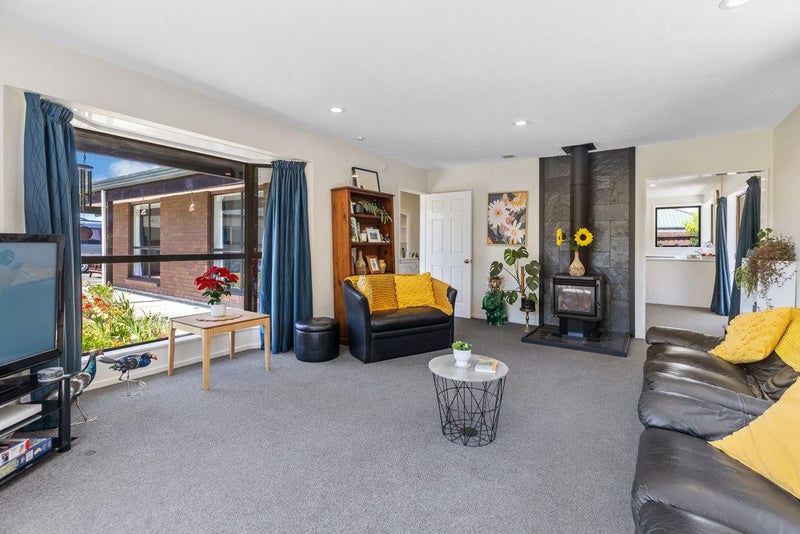 40A Queenspark Drive, Parklands, Christchurch - Carousel 2