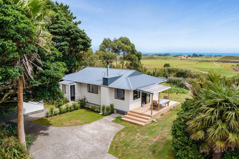 6388 South Road, Opunake - Carousel 1