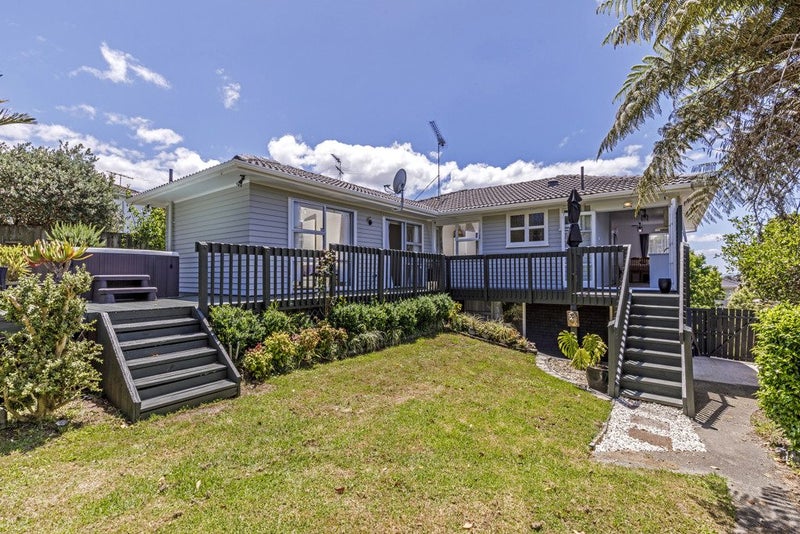 26 Agincourt Street, Glenfield, Auckland - Carousel 2