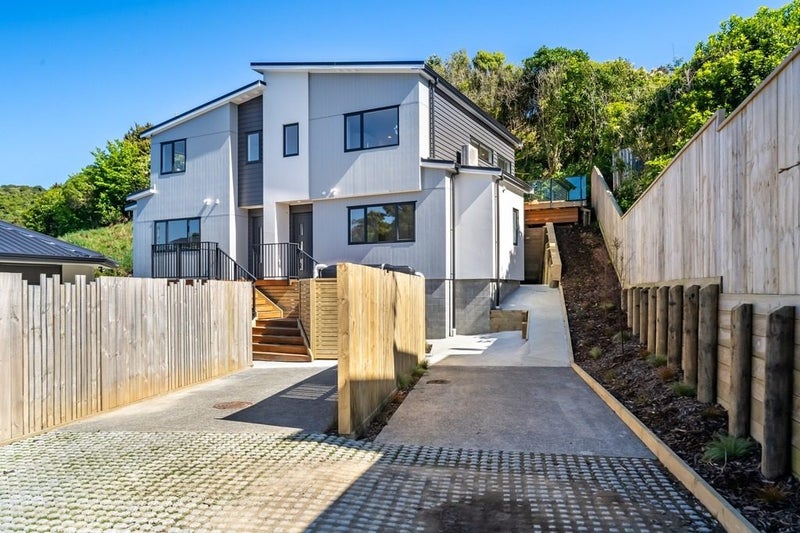 11E Barberry Grove, Maungaraki, Lower Hutt - Carousel 12