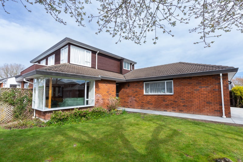 15 Hatfield Place, Avonhead, Christchurch - Carousel 1