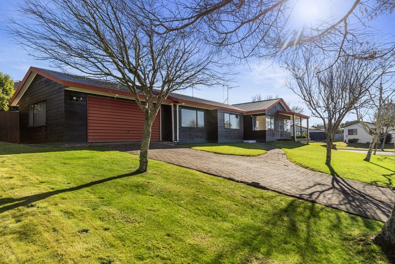 2 Judena Place, Pukete, Hamilton - Carousel 1