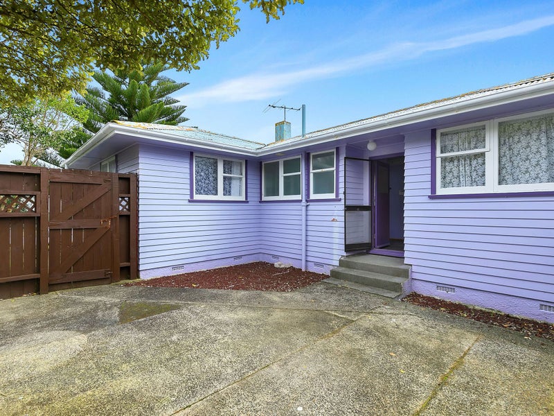 66 Kokiri Crescent, Waitangirua, Porirua - Carousel 2