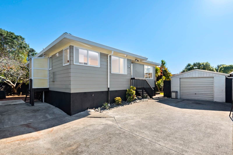 2/14 Wally Nola Place, Henderson, Auckland - Carousel 1