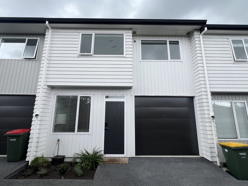 7/27 Dunkirk Road, Panmure, Auckland - Carousel 1