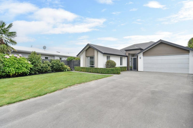 9 Springside Place, Redwood, Christchurch - Carousel 1