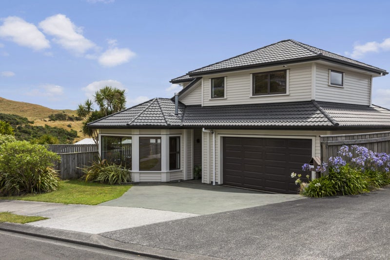 8 Carmichael Street, Johnsonville, Wellington - Carousel 1