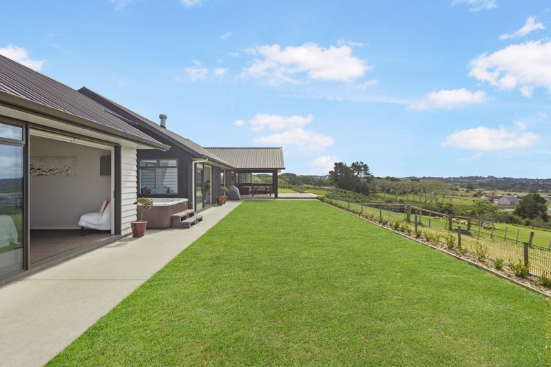 290 Whitford Park Rd, Whitford - Carousel 35