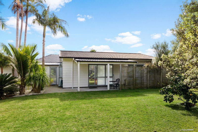 8 Shamrock Lane, Te Atatu Peninsula, Auckland - Carousel 2