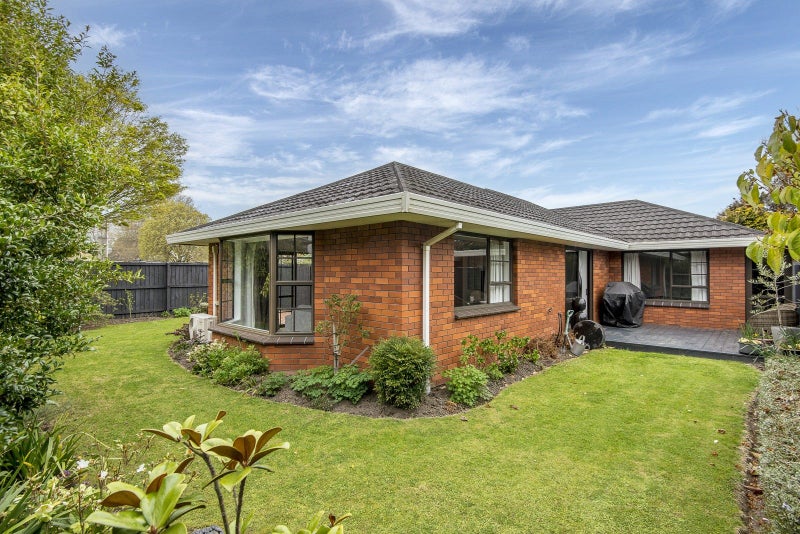 2/84 Memorial Avenue, Ilam, Christchurch - Carousel 1