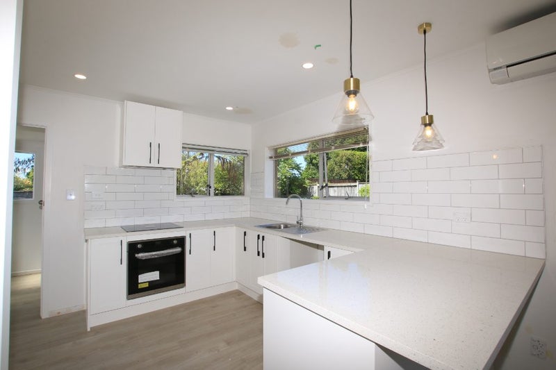 3/5 Tobruk Crescent, Milford, Auckland - Carousel 2