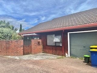 1/20 Reid Road, New Lynn, Auckland - Carousel 1