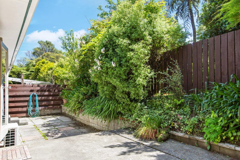 105B Taylor Terrace, Tawa, Wellington - Carousel 15