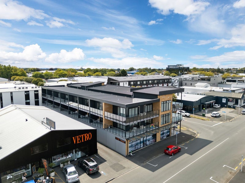 13/13 Vialou Street, Hamilton Central, Hamilton - Carousel 2