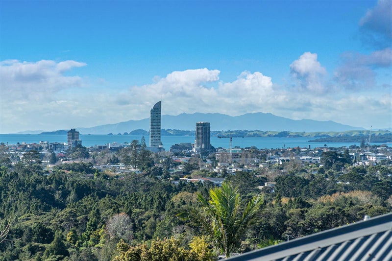 4/15 Zion Road, Birkenhead, Auckland - Carousel 1
