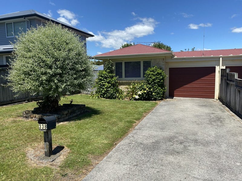33B Lake Crescent, Hamilton Lake, Hamilton - Carousel 1